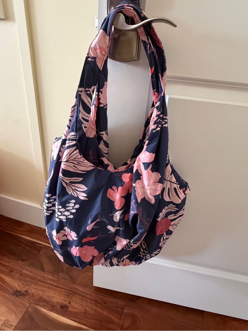 Fighting Eel NWT large Kelsey tote bag - Picture 6 of 8